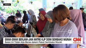 VIDEO: Emak-Emak Berjam-Jam Antre KJP Demi Sembako Murah