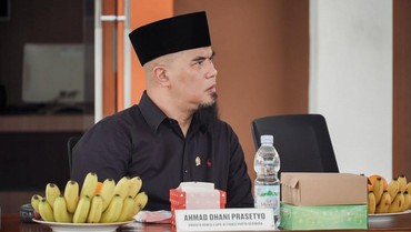 img-title Detik-detik Ahmad Dhani Nyaris Diusir Saat Debat Soal Royalti dengan Ariel NOAH di DPR