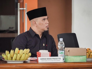 img-title Detik-detik Ahmad Dhani Nyaris Diusir Saat Debat Soal Royalti dengan Ariel NOAH di DPR