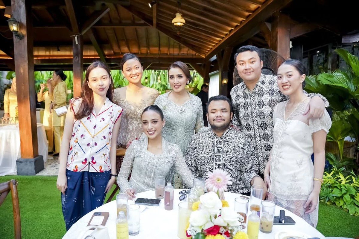 Alifiya putri dede yusuf