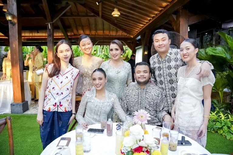 Alifiya putri dede yusuf Alifiya putri dede yusuf