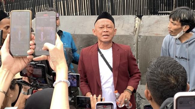 Komedian Bang Madun mengisahkan alasannya untuk turun ke jalan ikut aksi demonstrasi di depan Gedung DPR/MPR Senayan pada Senin (25/8).
