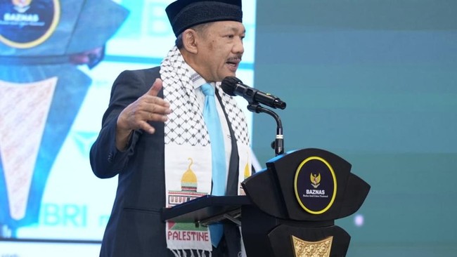Baznas Awards 2025 berikan penghargaan kepada 906 tokoh dan lembaga penggerak zakat atas kontribusi mereka dalam kesejahteraan masyarakat.