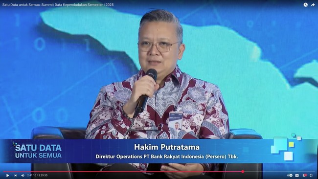 BRI cairkan kredit hingga Rp1 triliun per hari berkat integrasi data dengan Dukcapil, tingkatkan efisiensi dan kepercayaan nasabah dalam layanan perbankan.