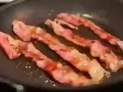 Hobi Makan Daging Babi Setengah Matang, Otak Pria Ini Penuh Cacing Pita
