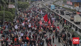 Massa Demo Buruh DPR Masuk Jalan Tol, Jasa Marga Alihkan Lalu Lintas