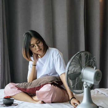 Adem Tanpa AC, 5 Cara Mudah Menyejukkan Ruangan saat Cuaca Panas