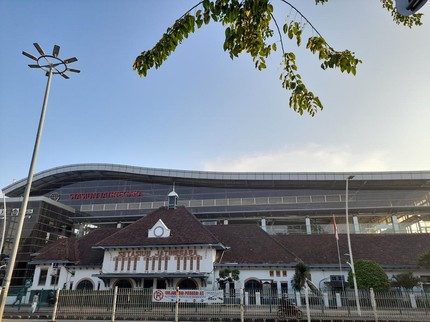 20 Tempat Makan di Jatinegara Lengkap dari Dekat Stasiun, Viral di TikTok & Legendaris
