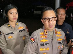 Massa Demo Masih Bertahan hingga Malam Ini, Polisi Jamin Jakarta Kondusif