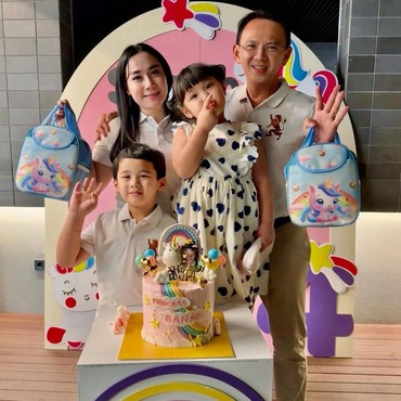 Puput Nastiti Diduga Hamil Anak ke-3, Ini 7 Momen Ahok & Istri Rayakan Ultah ke-4 Sarah Disorot