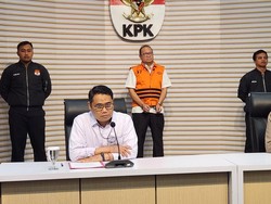 KPK Tahan 1 Tersangka Korupsi LPEI yang Rugikan Negara Rp 11,7 T