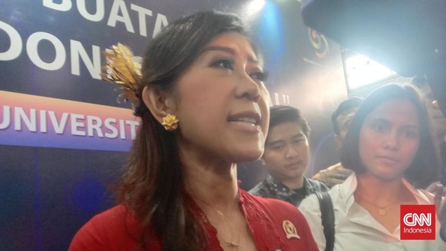 Menkomdigi Meutya Hafid mendesak semua platform media sosial yang beroperasi di Indonesia memiliki perwakilan dan kantor di dalam negeri.