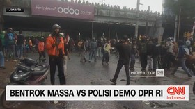 VIDEO: Bentrok massa Vs Polisi Demo DPR RI