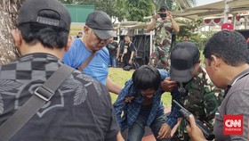 Pria Diduga Copet Tertangkap di Tengah Demo Buruh DPR
