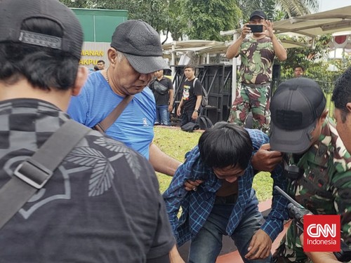 Pria Diduga Copet Tertangkap di Tengah Demo Buruh DPR