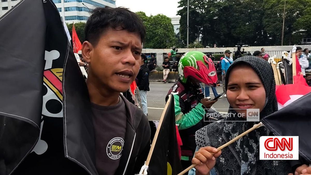 VIDEO: Sejumlah Pedagang Jual Bendera One Piece di Tengah Aksi Demo