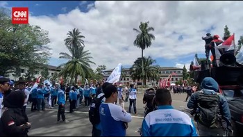VIDEO: Demo Buruh di Depan Gedung Sate Bandung