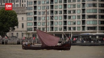 VIDEO: Replika Perahu Viking Abad ke-10 Berlayar di Sungai London