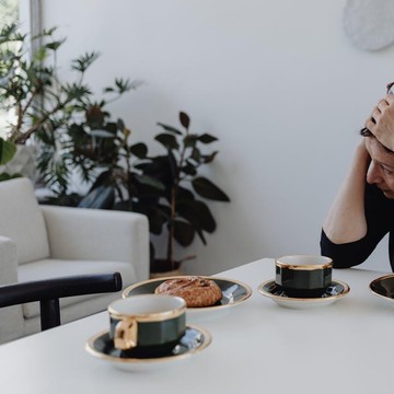 5 Zodiak yang Paling Sulit Melupakan Seseorang yang Pernah Mereka Sayangi