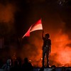 Situasi Terkini DPR: Massa Bertahan, Molotov & Gas Air Mata Berbalasan