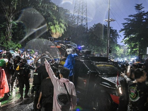 Sempat Ricuh di Otista, Polisi Klaim Massa Telah Membubarkan Diri