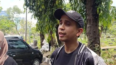 img-title Datang ke Pemakaman, Andovi Ja Lopez Tuntut Keadilan untuk Affan Kurniawan