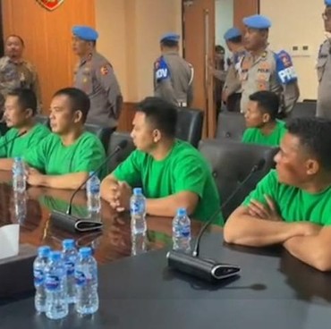 Tampang 7 Anggota Brimob yang Lindas Affan Kurniawan Pakai Mobil Rantis