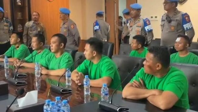 Terpopuler: 7 Tampang Anggota Brimob yang Lindas Affan vs Video di Dalam Rantis