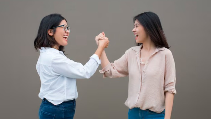 Tips melawan internalized misogyny dan dukung sesama perempuan/Foto: freepik.com/Phonlamaistudio