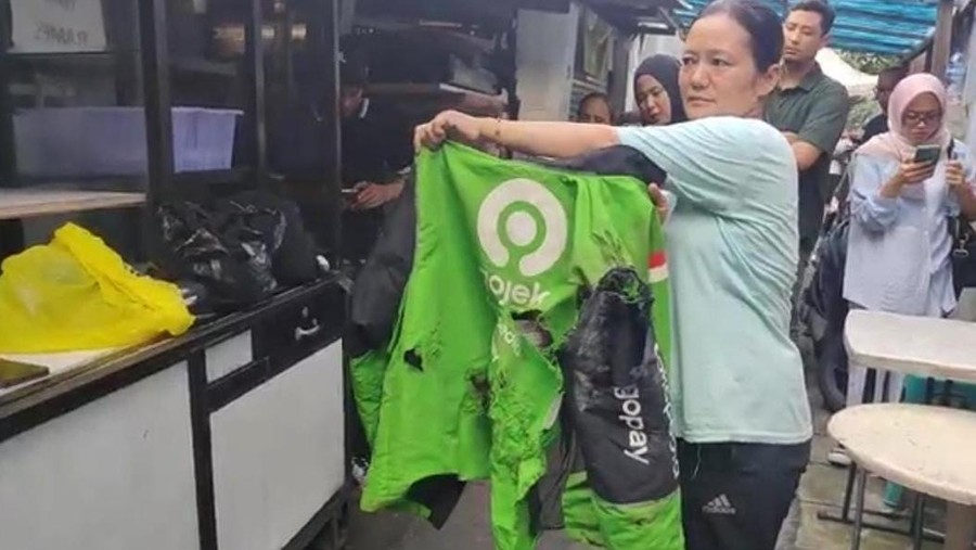 Barang-barang terakhir Affan Kurniawan, sopir ojol yang tewas dilindas rantis Brimob