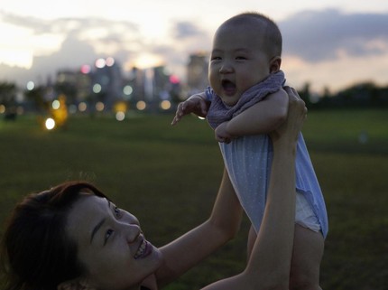Amankah Bayi Diajak Nonton Konser? Ini Penjelasan Dokter Anak