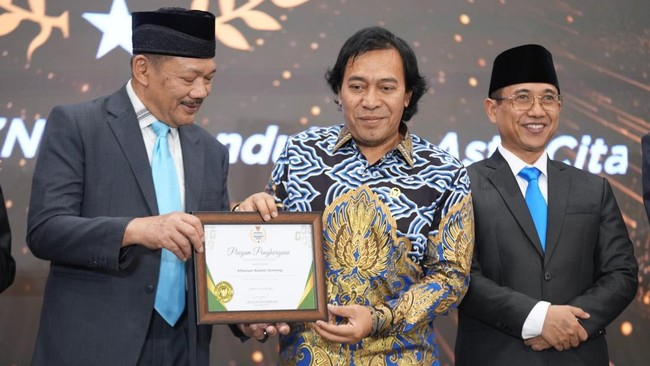 Komeng menilai, zakat yang dikelola dengan baik akan memberikan manfaat lebih luas tidak hanya untuk mustahik, tetapi juga bagi pembangunan bangsa.