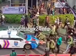Demo Berakhir Ricuh, Mobil Polisi Kembali Lindas Demonstran