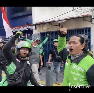 Warga Asing Pesan Makanan untuk Bantu Pengemudi Ojol yang Demo