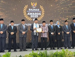 Dongkrak Penerimaan Zakat, Gubernur Jambi Raih Penghargaan Baznas Awards