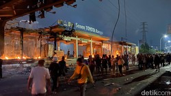 Halte Dibakar Massa, Transjakarta Berhenti Beroperasi Hari Ini