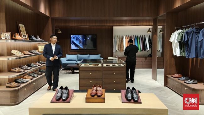 Jenama sepatu kulit Mario Minardi kembali membuka gerainya di Lotte Shopping Avenue, Jakarta Selatan.
