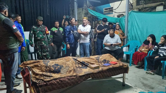 Jenazah Affan Kurniawan tiba di rumah duka (Taufiq/detikcom)