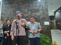 Kadiv Propam: 10 Polisi Terluka Usai Kawal Demo di Jakarta, 1 Kritis