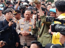 Kapolda Metro Ungkap Nama 7 Anggota Brimob Pelindas Ojol Affan Kurniawan