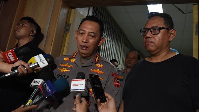 Arahan Presiden untuk Tindakan Anarkis TNI/Polri Harus Tegas Arahan itu disampaikan Prabowo usai pertemuan dengan Kapolri dan Panglima TNI di kediamannya di Bojongkoneng, Kabupaten Bogor, Sabtu (30/8).