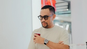 Heboh Foto Mesra dengan Ahmad Sahroni, Asrilia Angkat Bicara