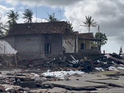 5 Rumah Warga di Pebuahan Jembrana Rusak Parah Tergerus Abrasi