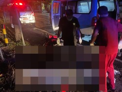 Ngantuk, Pemotor di Tulungagung Tewas Tabrak Pohon Asam-Pembatas Jalan