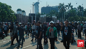 Ratusan Orang Padati Jalan Pangeran Jayakarta Bekasi hingga Dini Hari