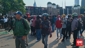 Massa Demo Mulai Datangi DPR, Tuntut Parlemen dan Aparat Tak Arogan