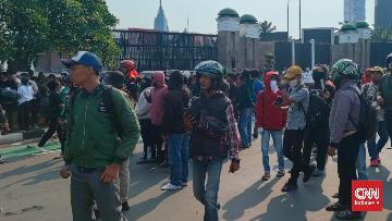 Massa Demo Mulai Datangi DPR, Tuntut Parlemen dan Aparat Tak Arogan