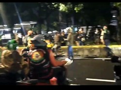 Ojol Tewas Dilindas Rantis, Massa Masih Kepung Markas Brimob Sambil Teriak Pembunuh