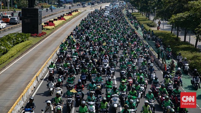 Ribuan ojol akan demonstrasi pada hari ini di Jakarta, mereka bakal mematikan aplikasi jadi warga diimbau mencari alternatif transportasi.