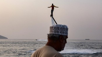 NYALANG: Di Ujung Lara, Dibalut Duka